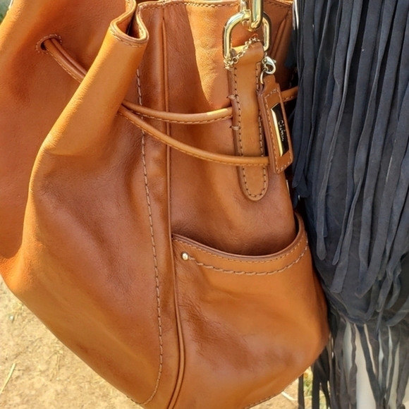 COLE HAAN BUCKET‎ PURSE - Picture 3 of 8